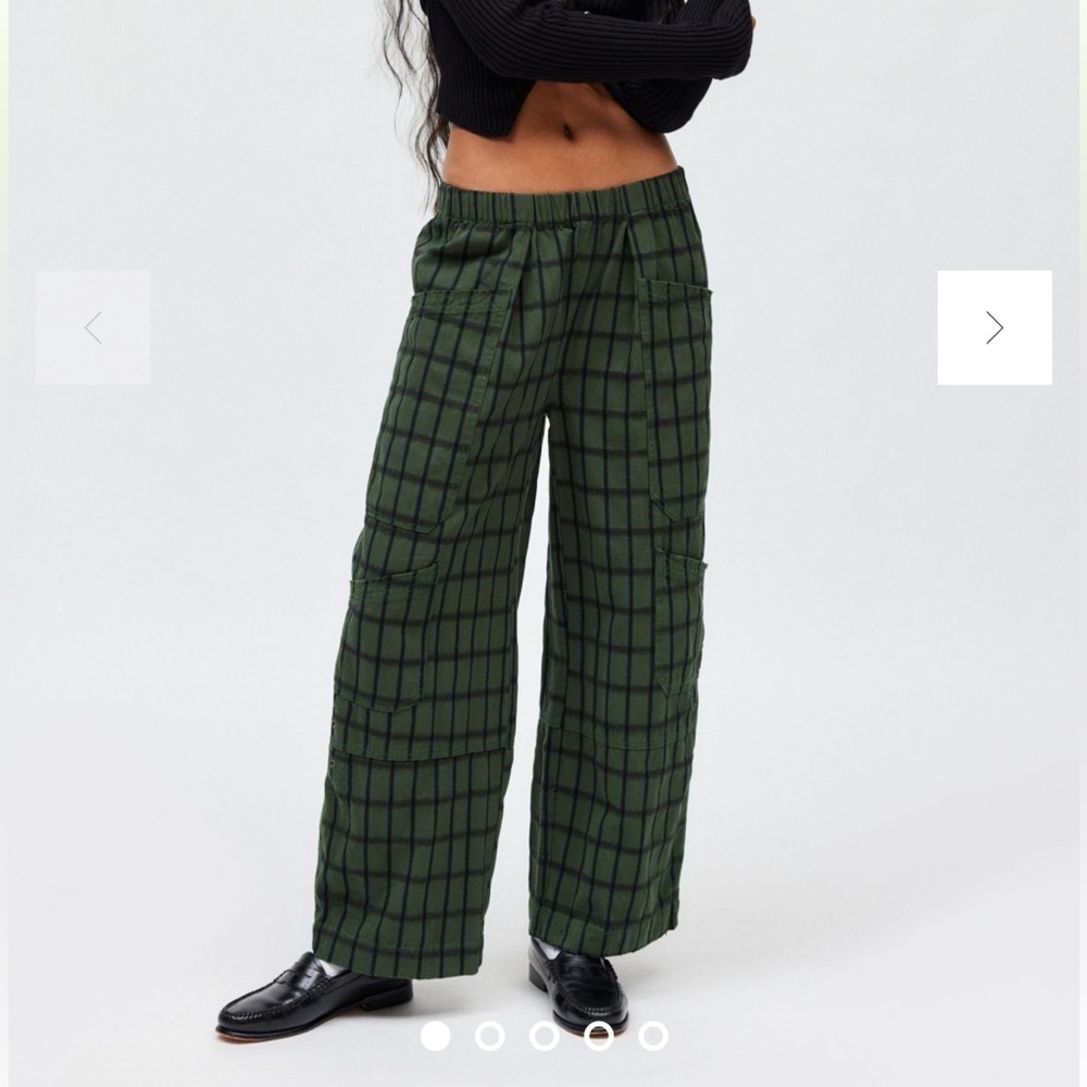 BDG Charlie Gingham Low-Rise
Wide-Leg Pant | Urban Outfitters